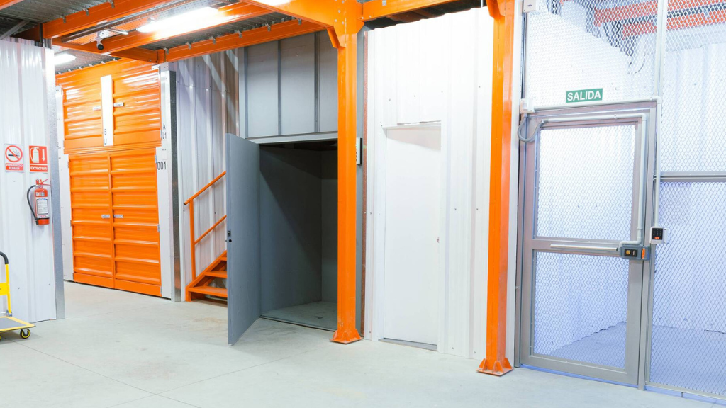 guardamuebles vs self storage